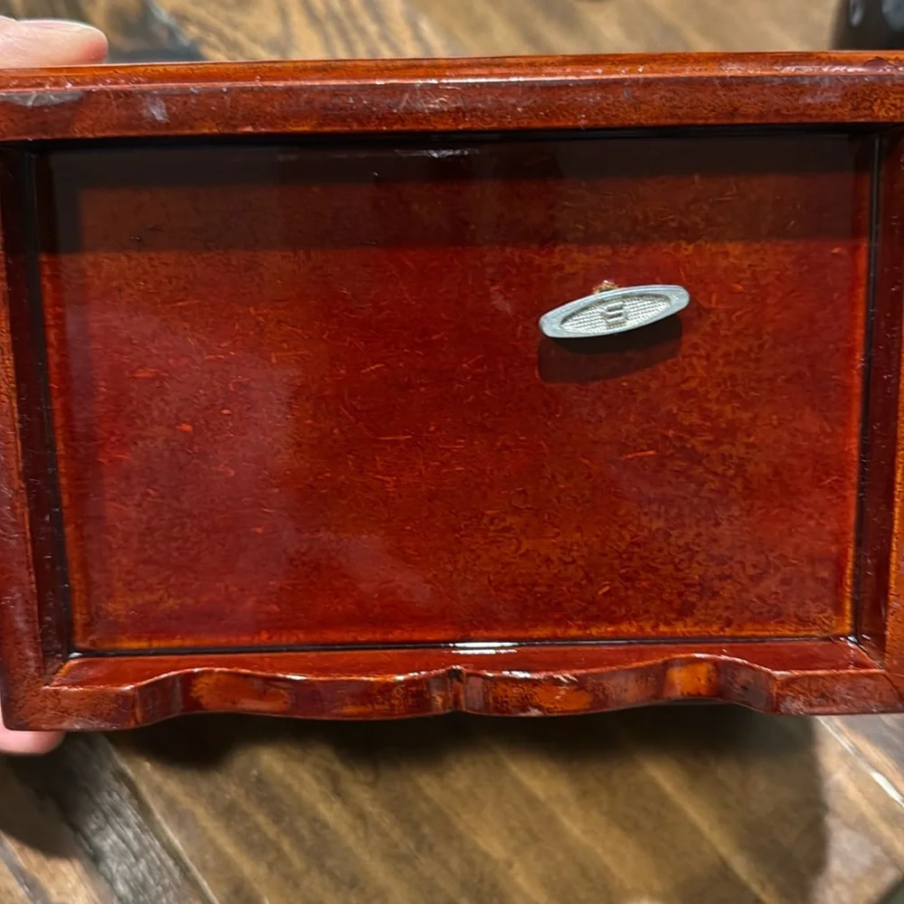 Vintage Asian Musical Jewelry Box with Mother of Pearl Inlay